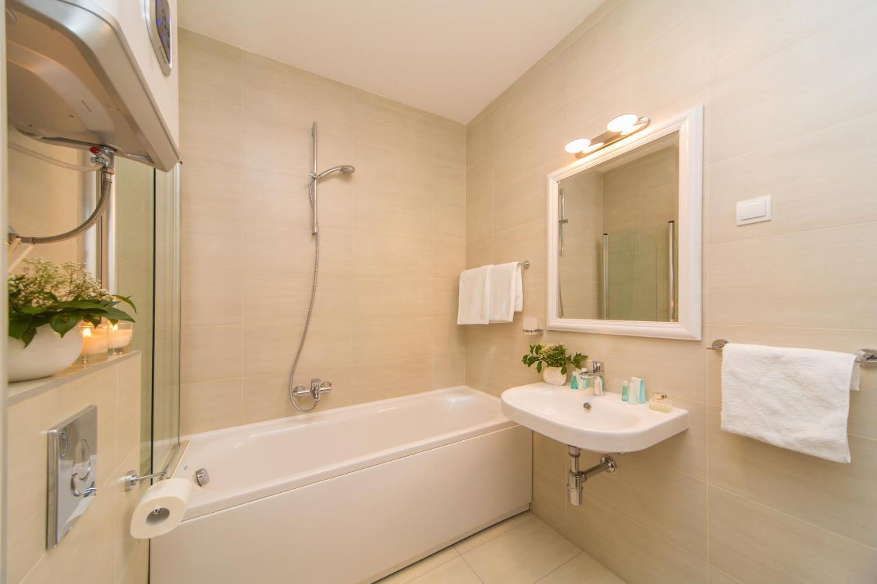 Greystar Apartma *